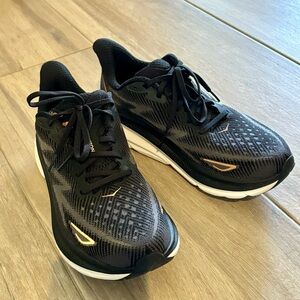HOKA Clifton 9 Running Shoes Size 9.5